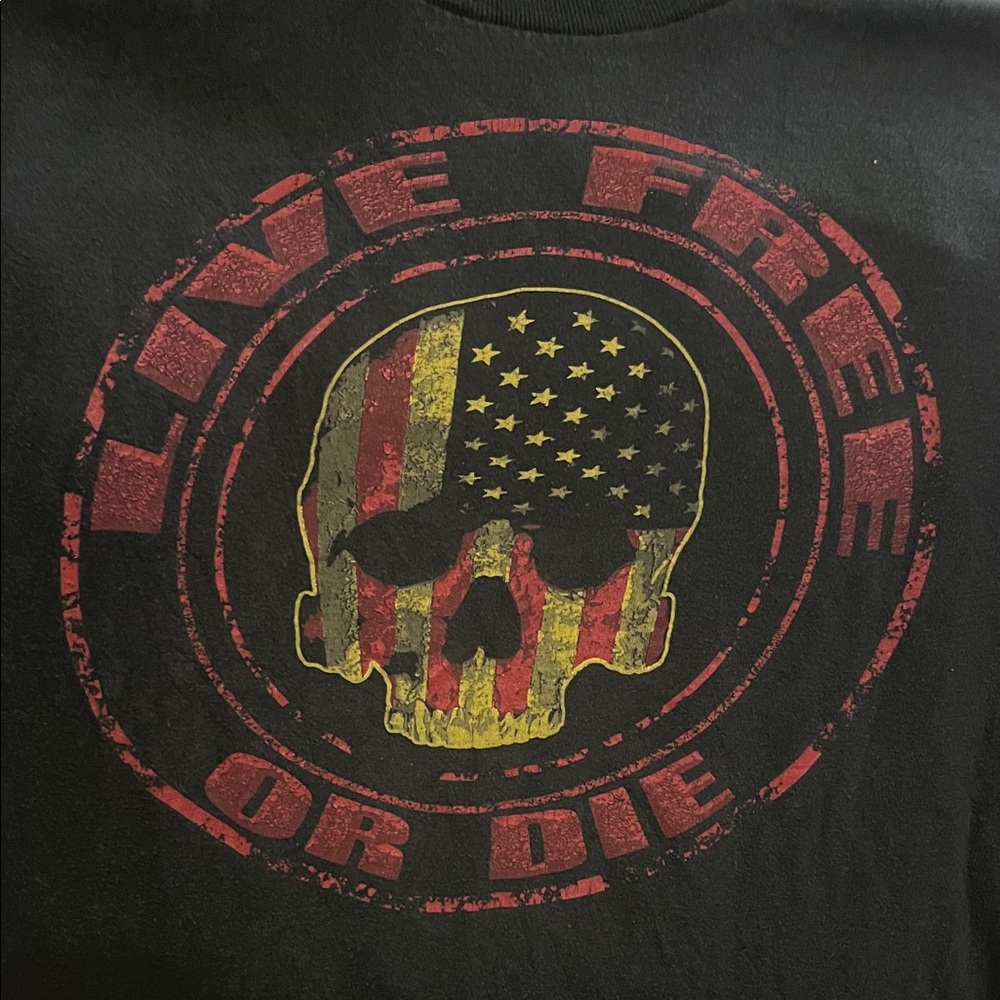 Black and Red Live Free Or Die American Skull Large Shirt